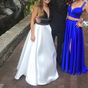 Ellie Wilde Prom dress! NEED GONE